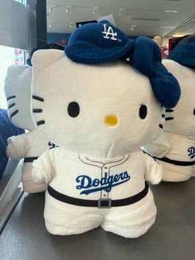 NWT Hello Kitty Dodger Collab Plush - White & Navy Dodgers Outfit